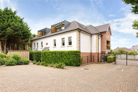 3 bedroom Flat to rent in Crofton Lane, Orpington BR5 (To let) .
